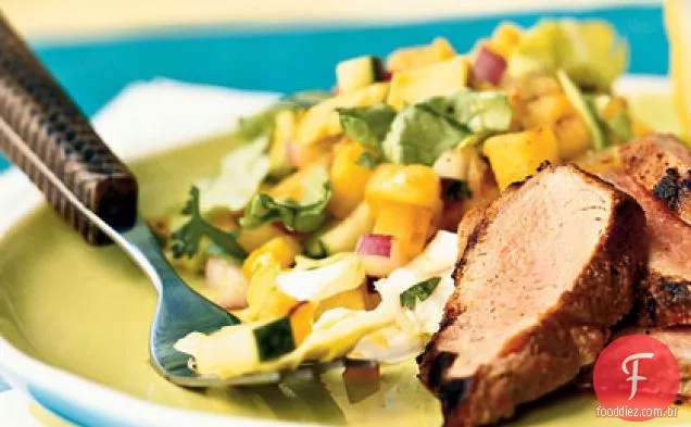 Abacaxi grelhado e salada de abacate