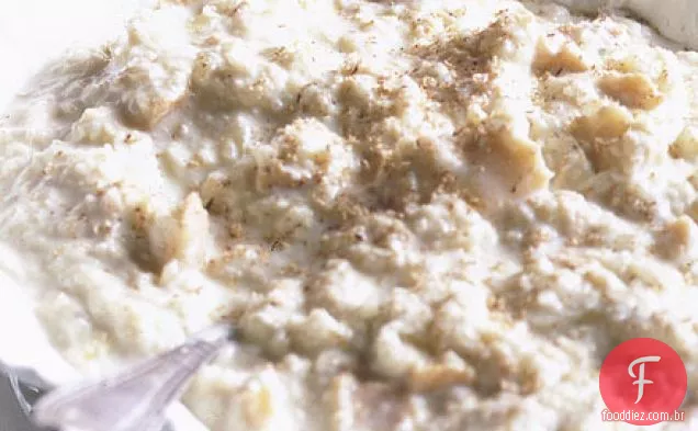 Pão cremoso e molho de cebola