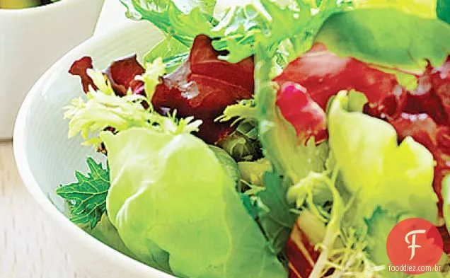 Salada de Jardim escolar com grão de bico e abacate