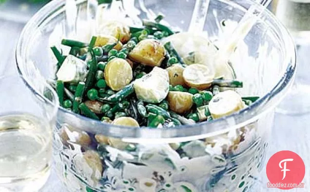 Salada de batata de verão com minty Dijon mayo