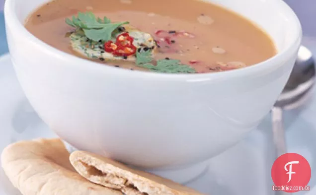 Sopa de grão de bico com coentro e limão
