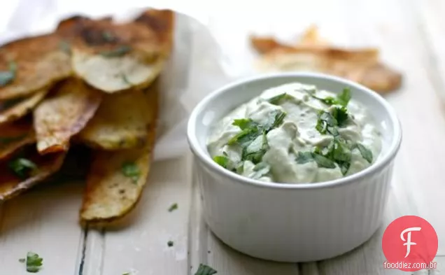 Molho Cremoso De Abacate E Batatas Fritas De Taco Assadas