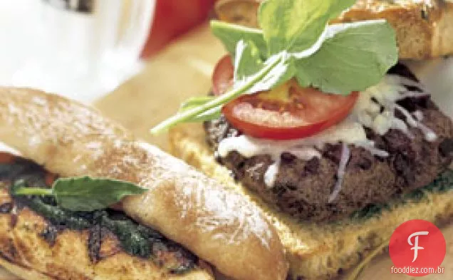 Sanduíches de frango grelhado com Pesto de sálvia e maçãs
