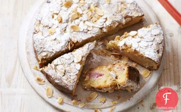 Bolo de ruibarbo e laranja