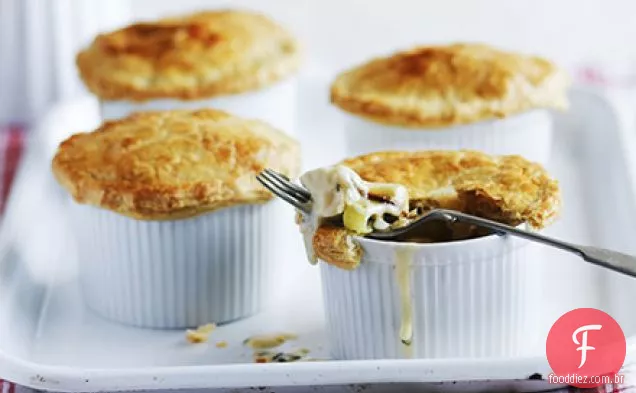Tortas de frango e alho-poró