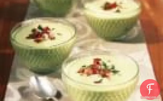 Sopa De Abacate Com Camarão E Salsa
