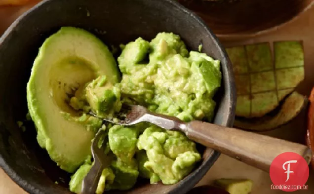 Salada de abacate-toranja com molho cremoso de cebola Vidalia