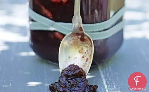 Chutney de ameixa ricamente temperada