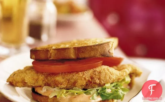 Sanduíches de peixe-gato frito com Chipotle-mel Mayo