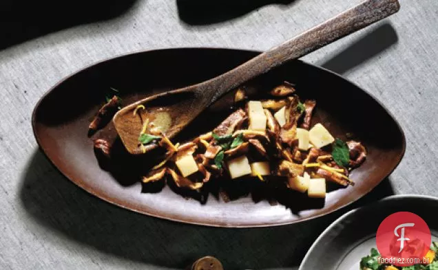 Cogumelos Shiitake com queijo Pecorino jovem