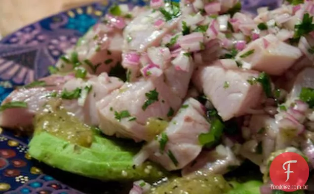 Ceviche De Yellowtail Com Molho De Abacate E Tomatillo