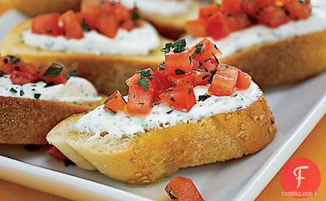 Torradas de queijo e tomate