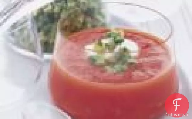 Sopa De Tomate Gelada Com Salsa De Abacate