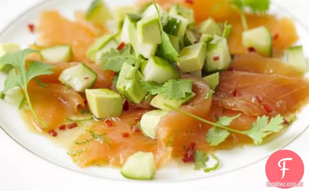 Salmão defumado com molho asiático