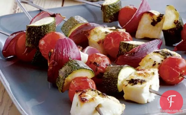 Halloumi kebabs com tomilho e limão baste