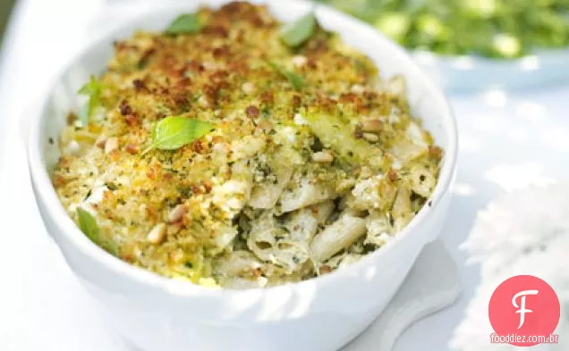 Courgette & massa de manjericão com migalhas de pesto