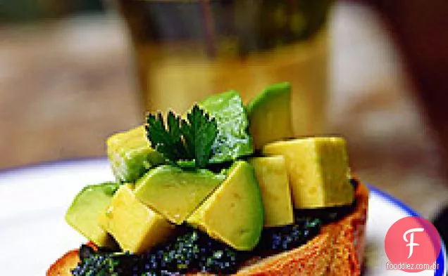 Bruschetta De Abacate Com Molho Verde