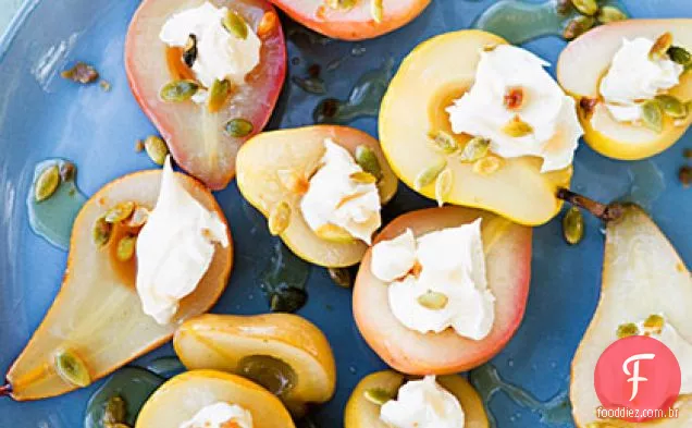 Sauvignon Blanc-peras escalfadas com Pepitas picantes