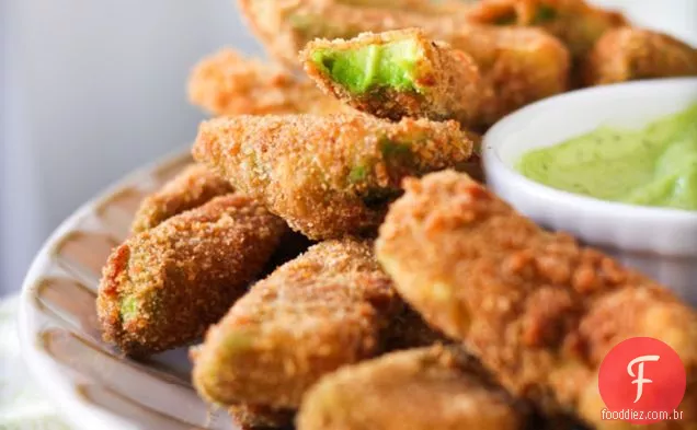 Batatas Fritas De Abacate Com Molho De Limão De Coentro