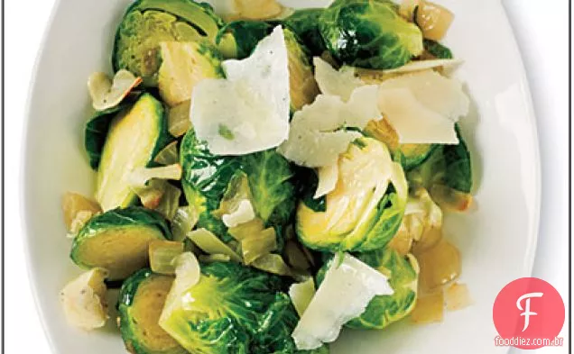 Couve de Bruxelas refogada com alho e Pecorino
