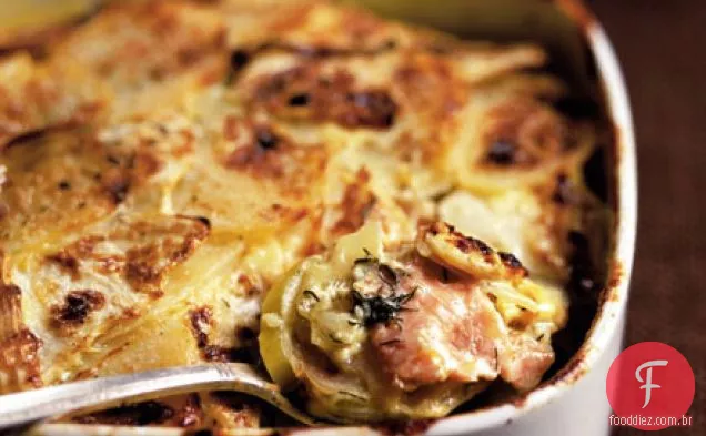 Salmão defumado e Dauphinoise de aipo-rábano