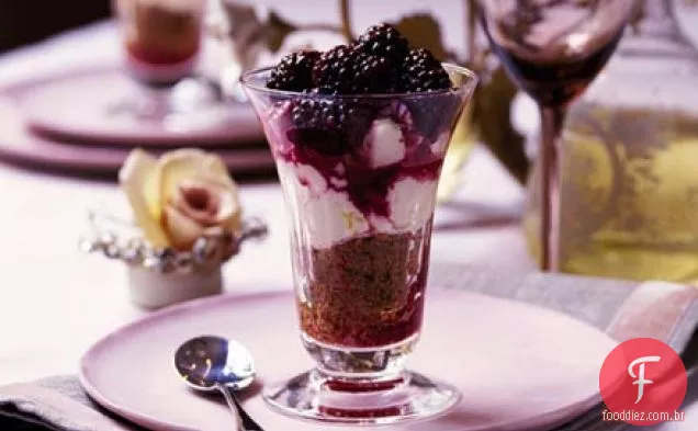 Cheesecake de baga em um copo
