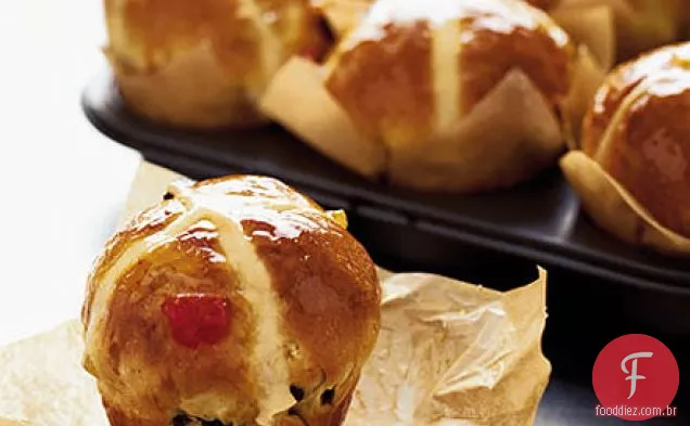 Bolos de muffin cruz quente