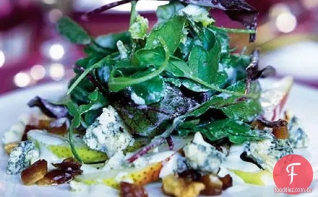 Salada de pêra, data e noz com molho cremoso de palito