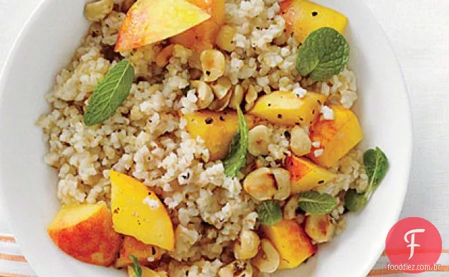 Bulgur com pêssegos e hortelã