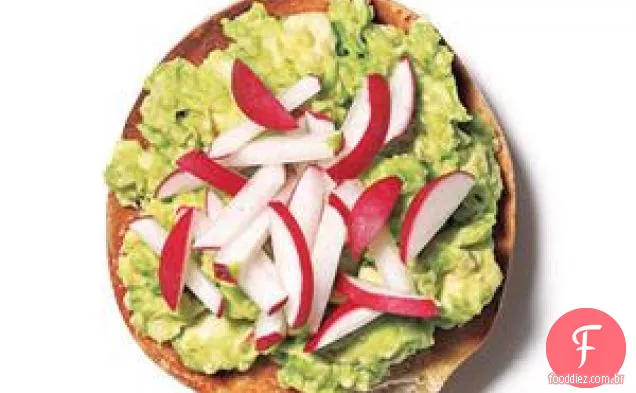 Bagel Com Abacate E Rabanete