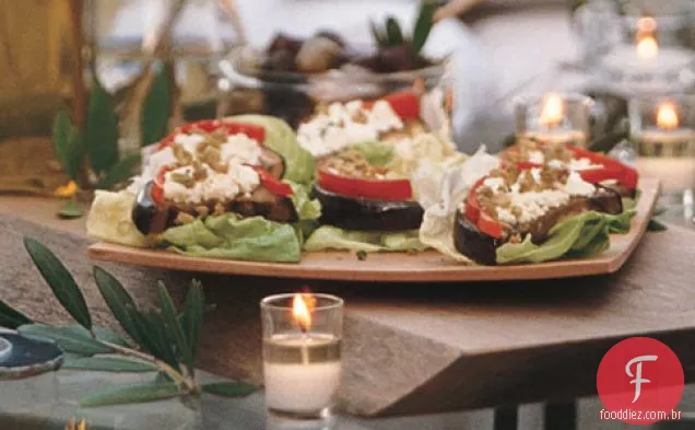 Berinjela Com Pimentão, Queijo Feta E Azeitonas Verdes