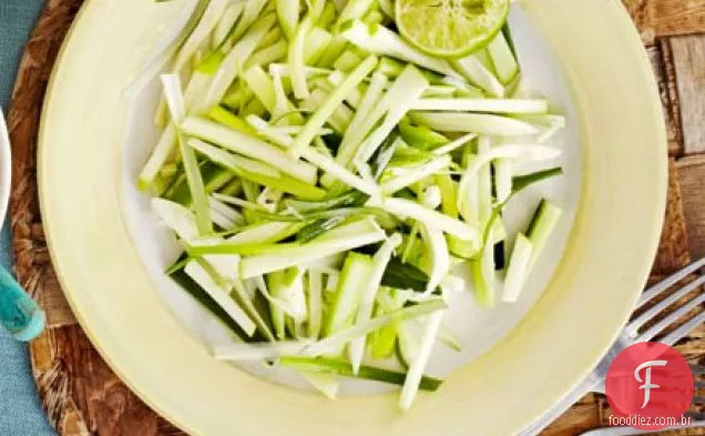 Salada verde desfiada
