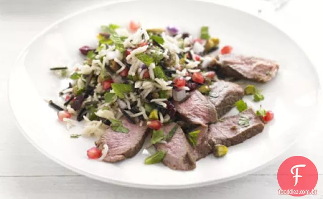Cordeiro grelhado com salada de arroz invernal