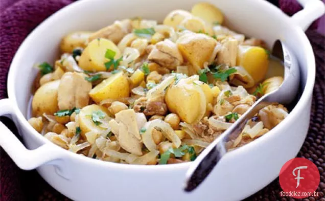 Frango, grão de bico e caçarola de limão
