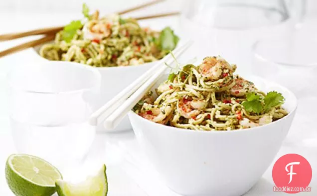 Macarrão de camarão pesto Tailandês