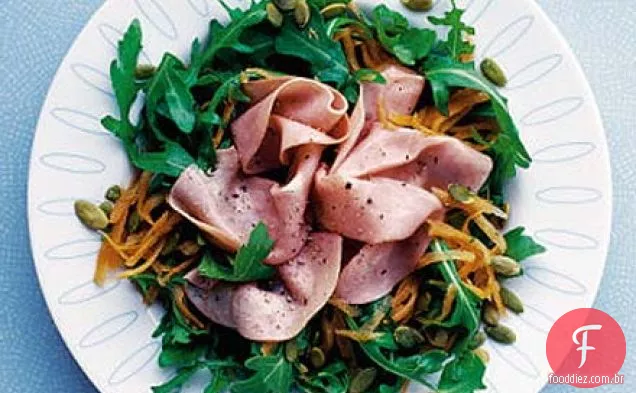Salada rápida de Rúcula, Cenoura e presunto