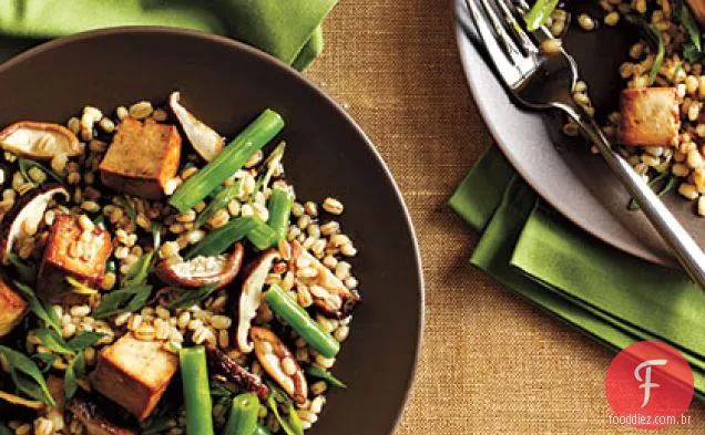 Cevada torrada, feijão verde e salada Shiitake com Tofu