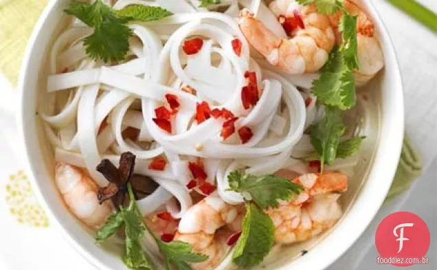 Sopa rápida de macarrão com camarão