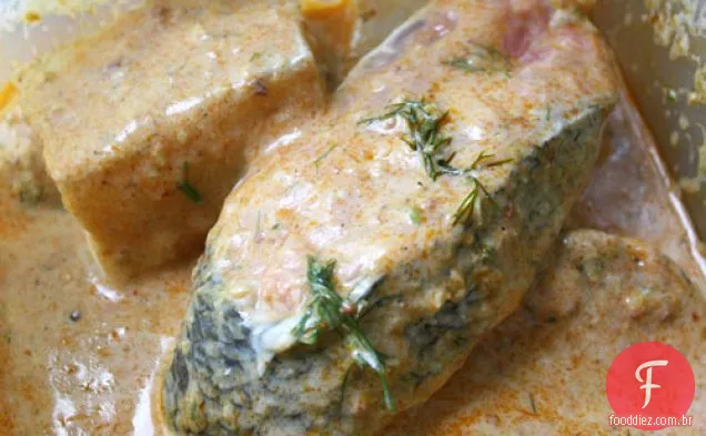 Sério Asiático: Ch? CÃ ¡, peixe grelhado com açafrão sobre arroz não
