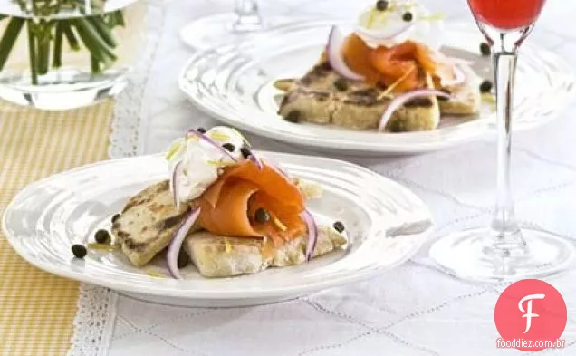 Bolos de batata com salmão defumado