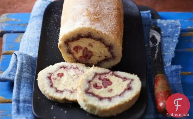 Creme coagulado & rolo Ártico da ondinha da framboesa