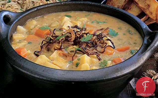Caldo de legumes com curry
