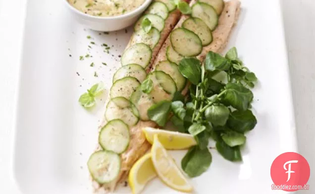 Salmão escalfado com maionese herby