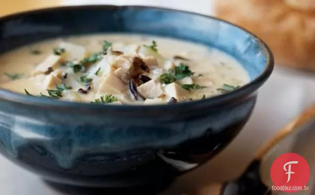 Sopa de frango e arroz selvagem