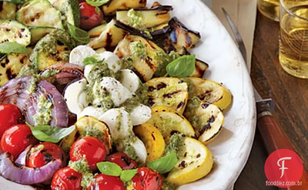 Caprese vegetal grelhado com Pesto