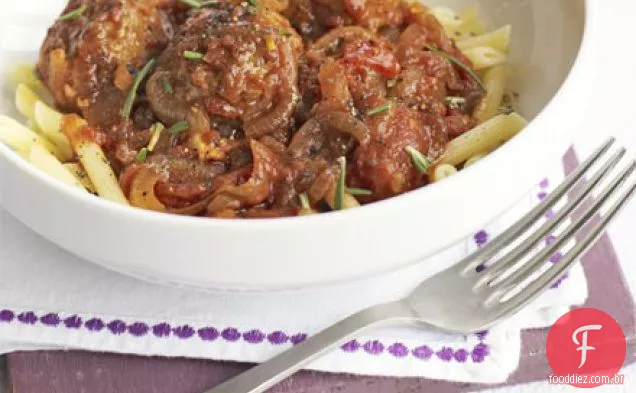 Almôndegas de cordeiro com molho de tomate alecrim
