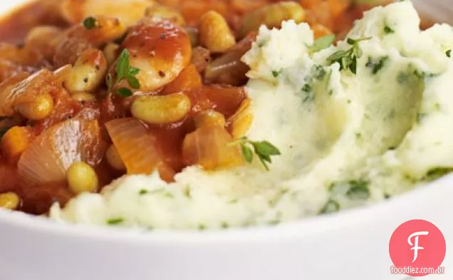 Ensopado de Somerset com cheddar e purê de salsa