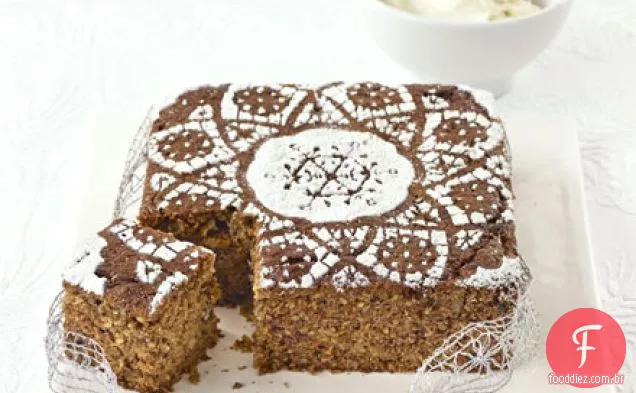 Bolo de paixão polvilhado com açúcar