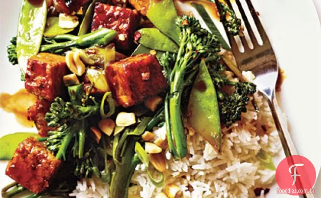 Tempeh e Broccolini salteados