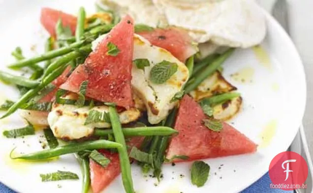 Salada Halloumi, melancia e hortelã